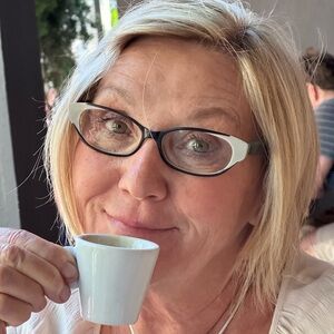 Meet your Posher, Joni